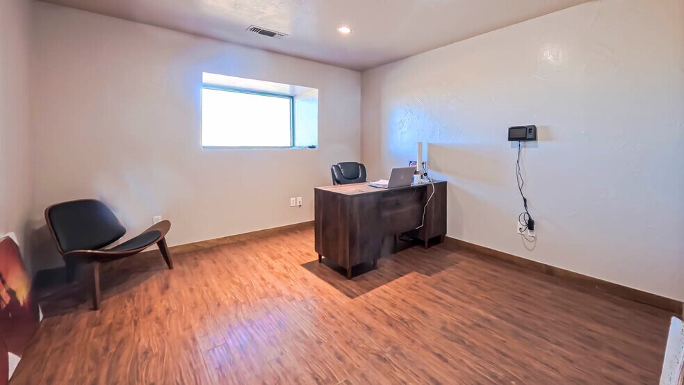 More Photos Of 2901 Lafayette Ln, Amarillo Warehouse For Sale