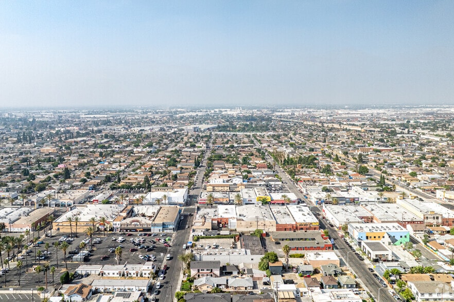 More Photos Of 753-759 S Fetterly Ave, Los Angeles Storefront For Lease