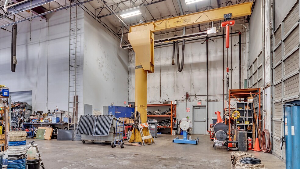More Photos Of 7025 N Leadbetter Rd, Portland Service For Lease