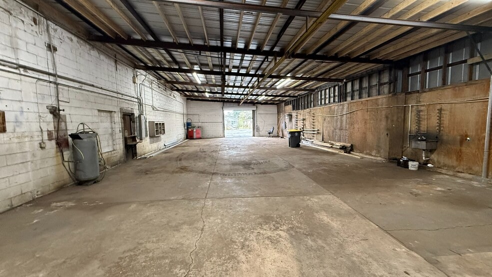 More Photos Of 735 Canal St, Jacksonville Manufacturing For Sale