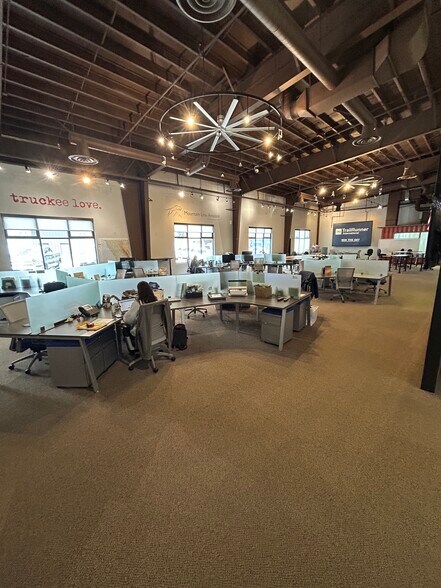 More Photos Of 10925 Pioneer Trl, Truckee Office For Lease