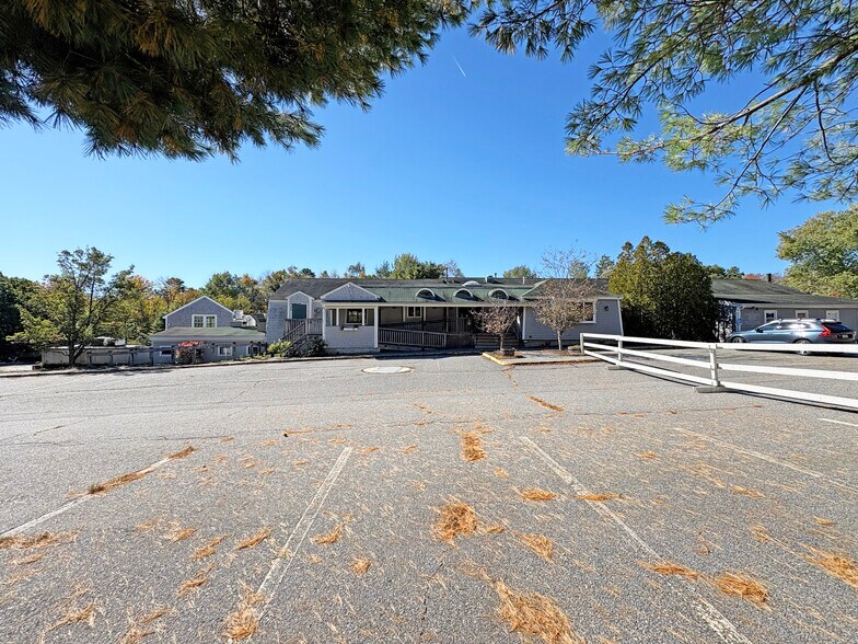 More Photos Of 187 Lower Main St, Freeport Restaurant For Sale