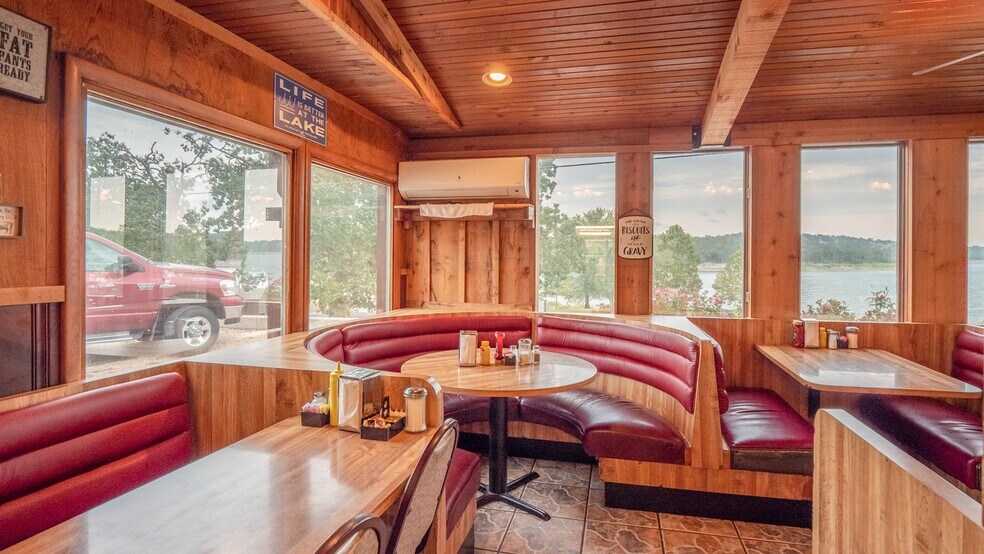 More Photos Of 509 LB Cook Memorial Dr, Theodosia Hotel For Sale