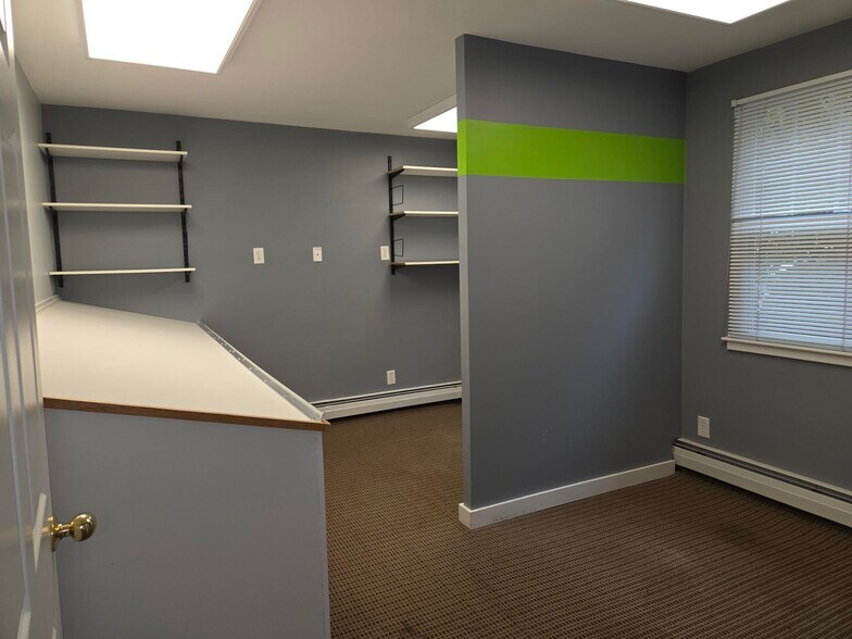 More Photos Of 282 Montvale Ave, Woburn Office For Sale