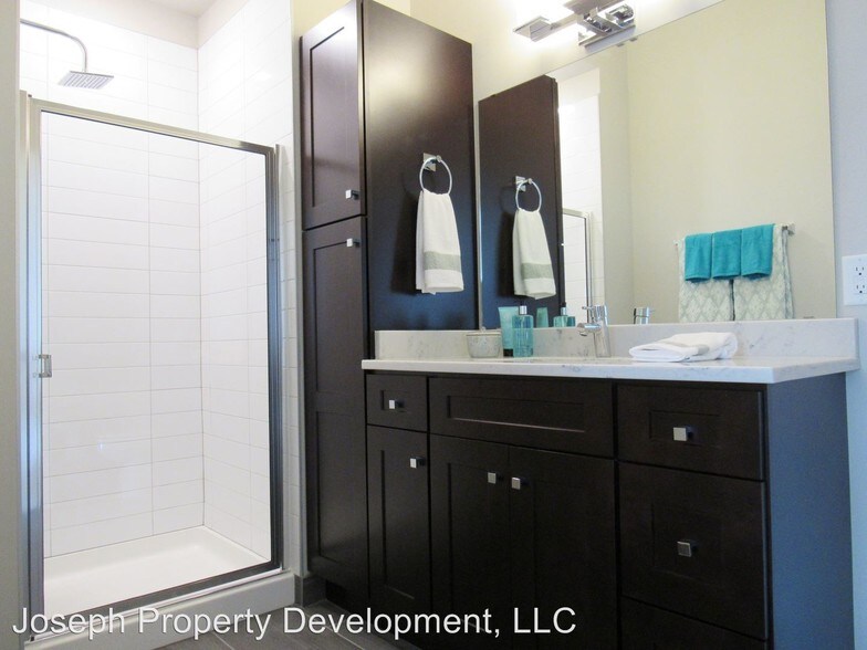 More Photos Of 4175 N Oakland Ave, Shorewood Multifamily For Sale