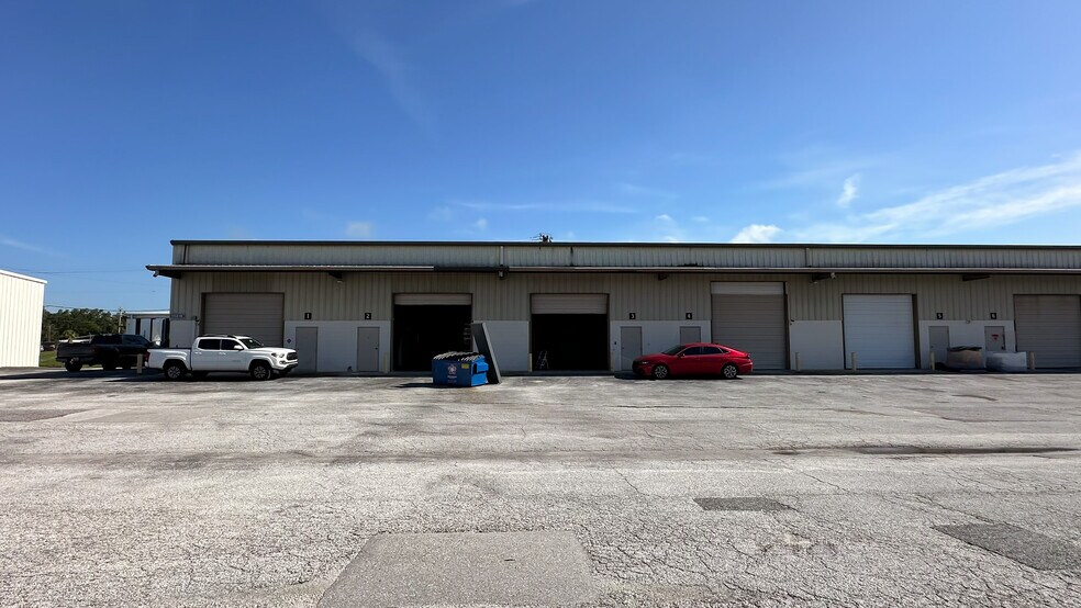 More Photos Of 3120-3126 Reynolds Rd, Lakeland Warehouse For Lease