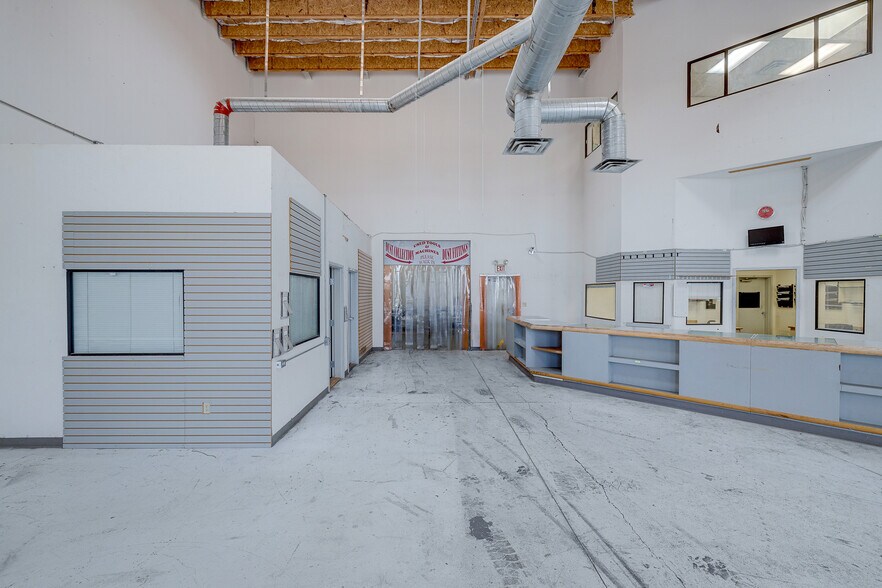 More Photos Of 5461 Arville St, Las Vegas Warehouse For Lease