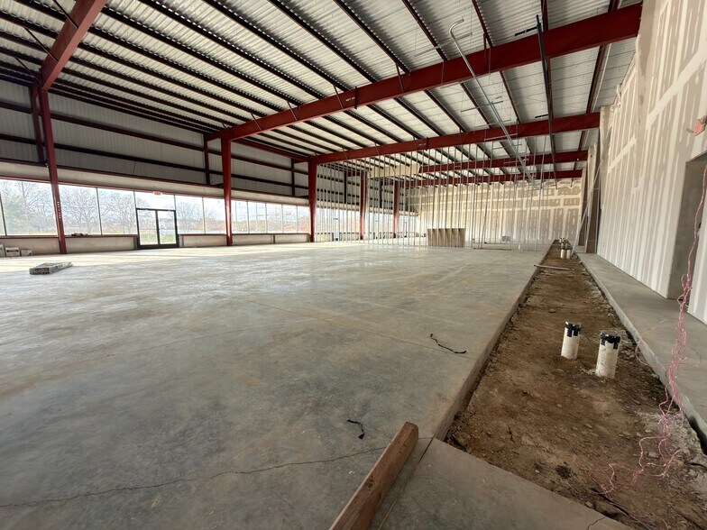 More Photos Of 14211 Hiram Clarke Rd, Houston Storefront For Lease