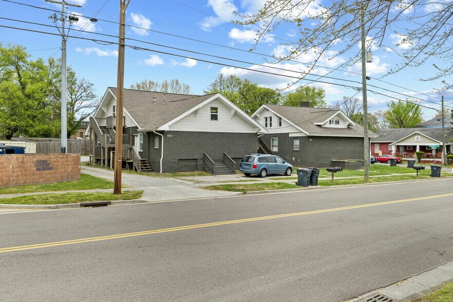More Photos Of 1923-1925 McCalla Ave, Knoxville Apartments For Sale