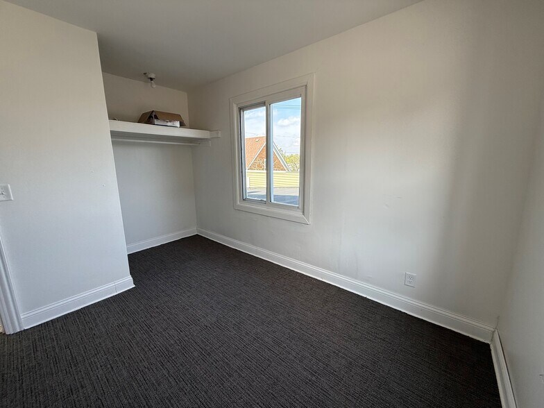 More Photos Of 100-102 N Ohio St, Aurora Storefront Retail Residential For Sale