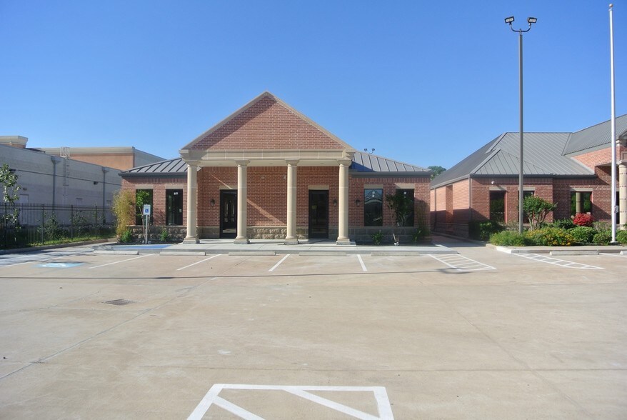 More Photos Of 12112 Bellaire Blvd, Houston Medical For Lease