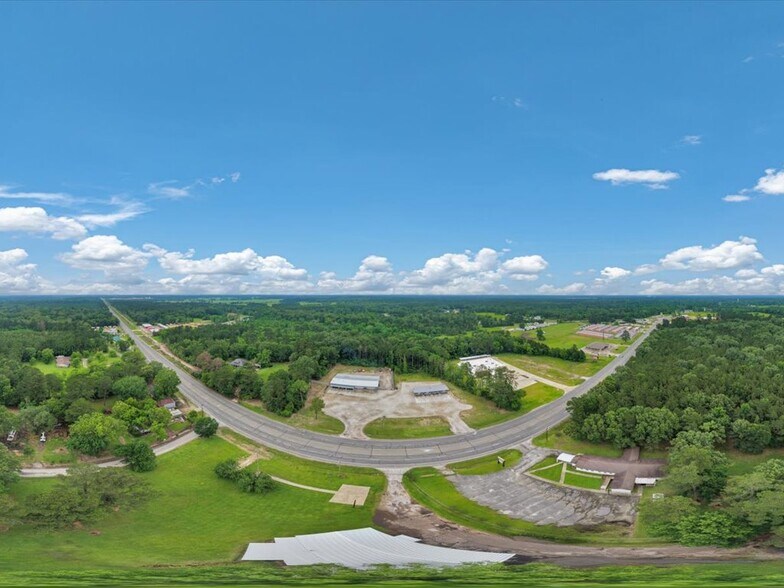 More Photos Of 9343 S US Highway 69, Huntington Showroom For Sale