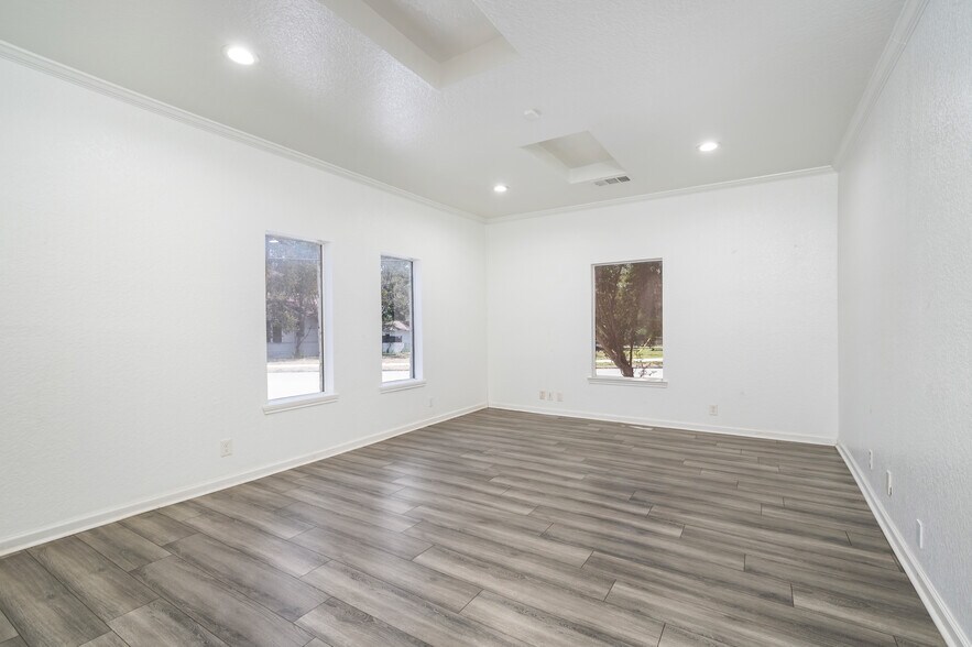 More Photos Of 3109 N St Marys St, San Antonio Office For Lease