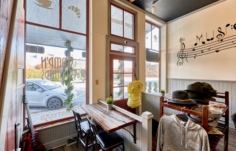 More Photos Of 214 E 1st St, Hermann Storefront Retail Residential For Sale