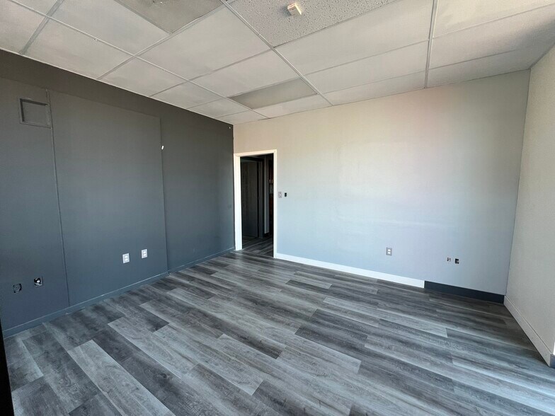 More Photos Of 5133 S Campbell Ave, Springfield Storefront Retail Office For Sale