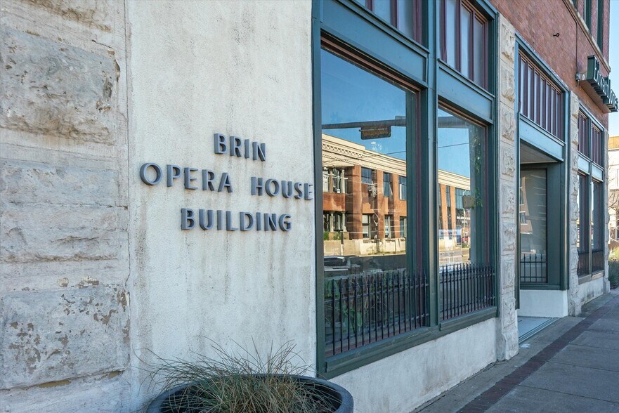 More Photos Of 102 E Moore Ave, Terrell Office For Sale