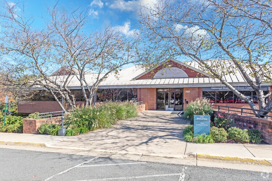 More Photos Of 7848-7998 Donegan Dr, Manassas Office For Lease