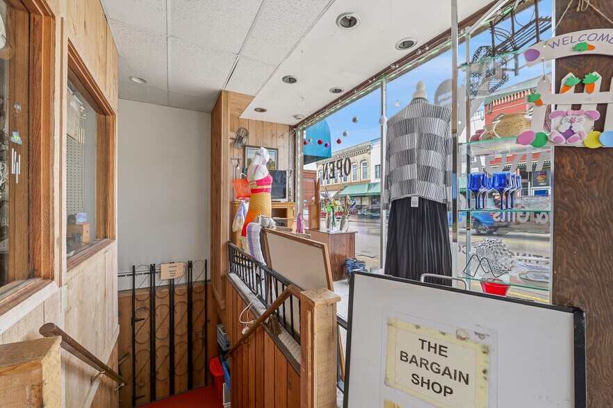 More Photos Of 132 W Huron St, Berlin Office For Sale