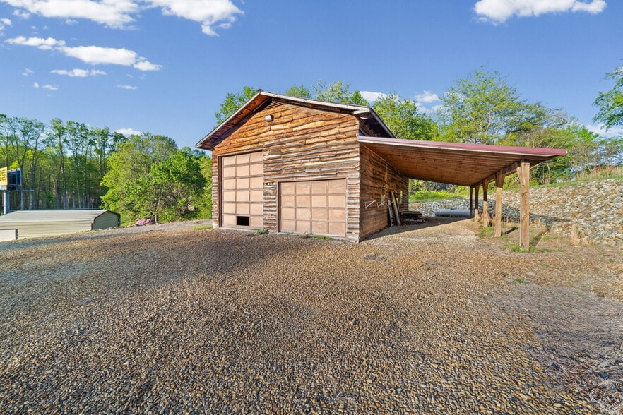 More Photos Of 125 Woodhaven Rd, North Wilkesboro Office For Sale