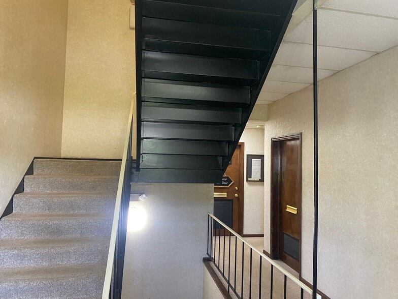 More Photos Of 6660 N High St, Columbus Medical For Sale