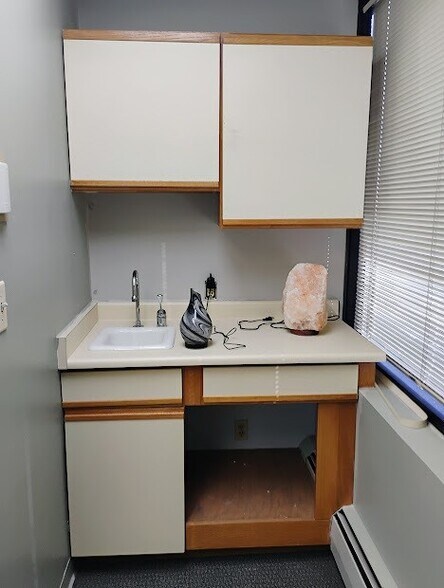 More Photos Of 7373 W Jefferson Ave, Lakewood Medical For Sale