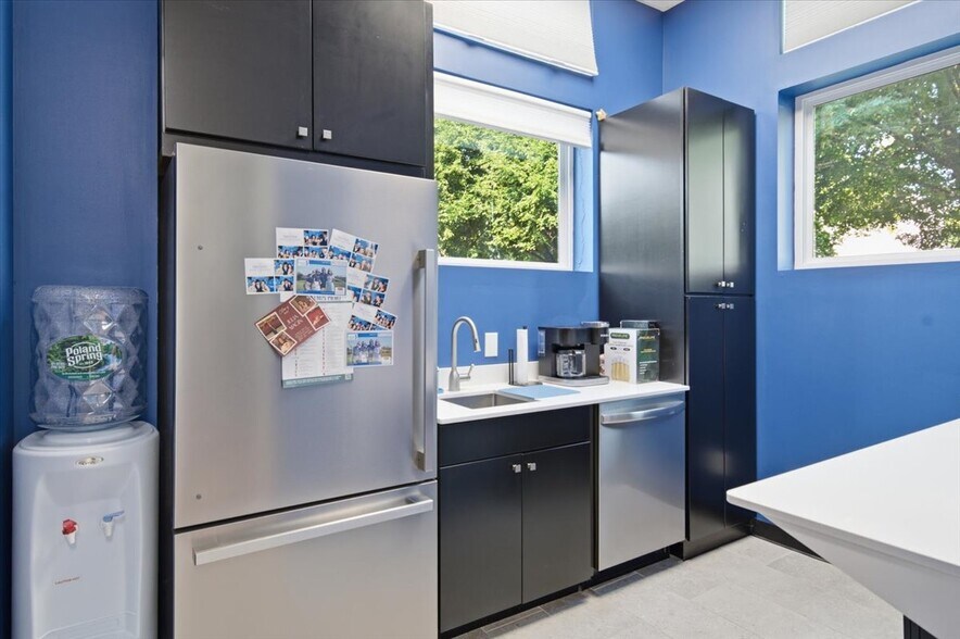 More Photos Of 92 Congress St, Saratoga Springs Medical For Sale