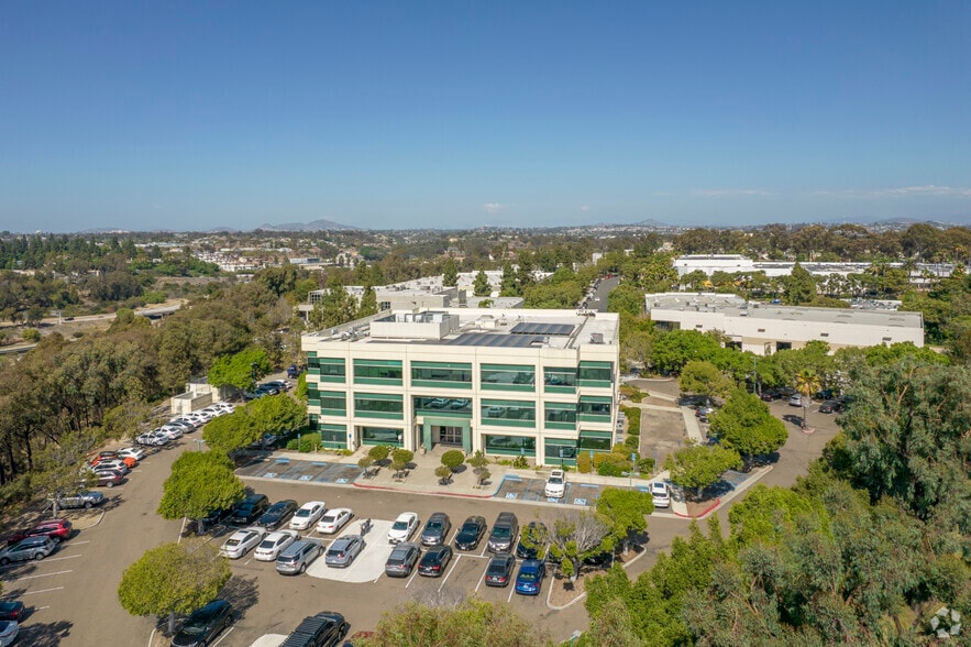 More Photos Of 995 Gateway Center Way, San Diego Medical For Lease
