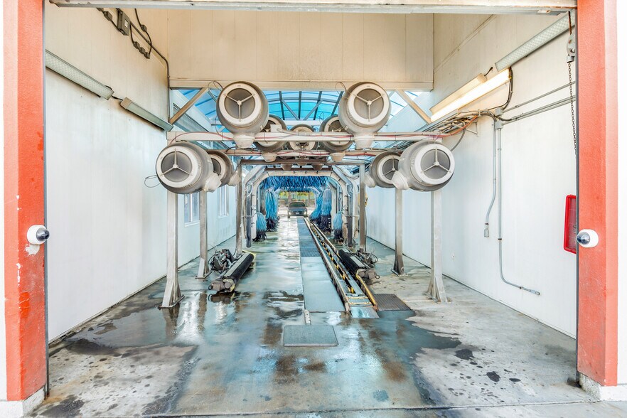 More Photos Of 401 W Florida Ave, Hemet Carwash For Sale