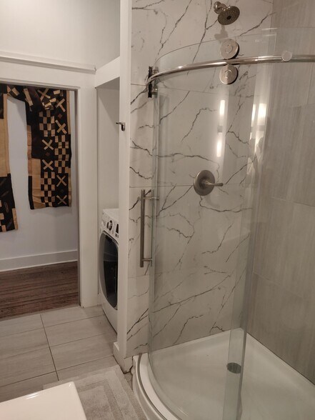 More Photos Of 927 E Madison St, Louisville Warehouse For Sale