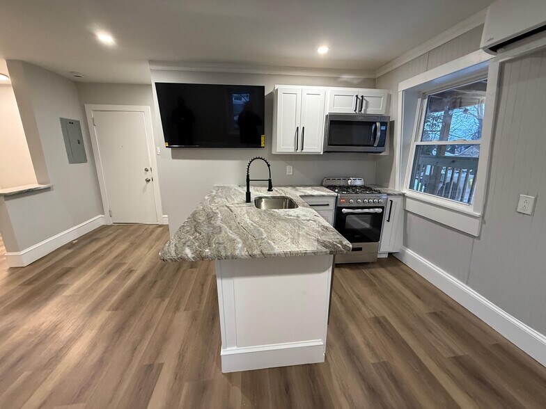 More Photos Of 212 Warren St, Beverly Apartments For Sale