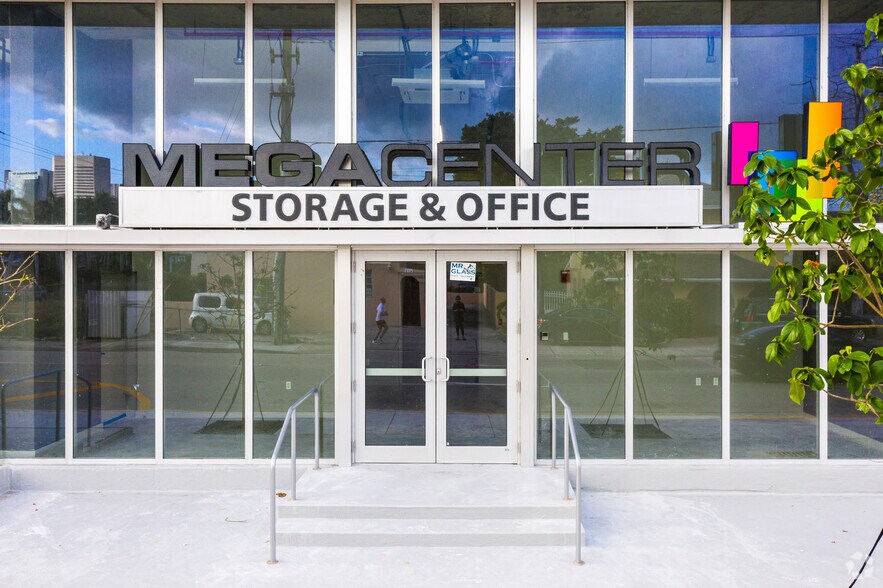 More Photos Of 420 SW 7th St, Miami Office For Lease