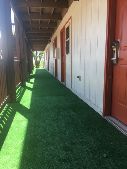 More Photos Of 106 SD Highway 73, Kadoka Hotel For Sale