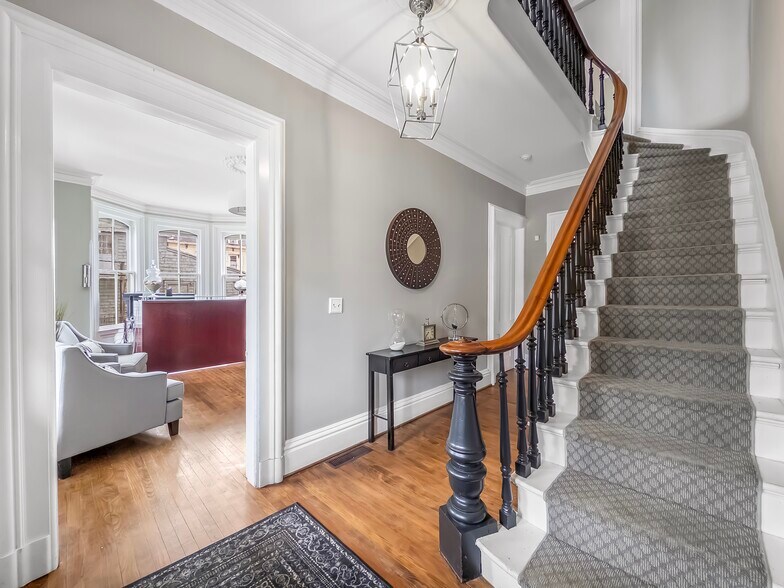 More Photos Of 27 Pleasant St, Middletown Office For Sale