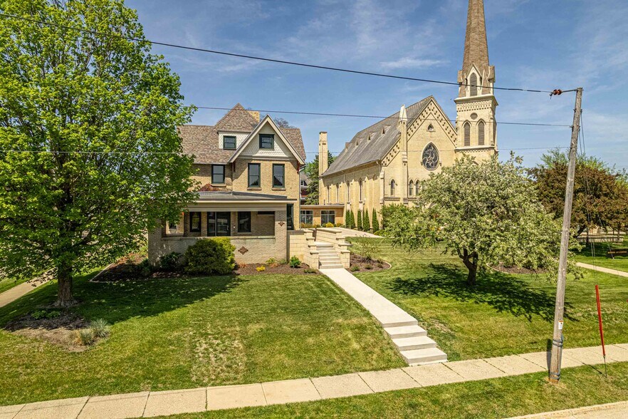 More Photos Of 1303 11th St, Monroe Storefront Retail Office For Lease