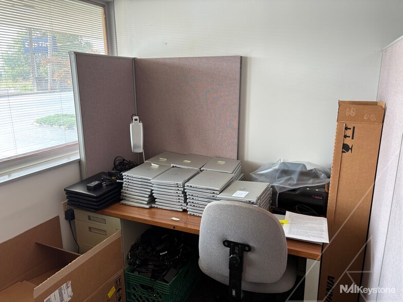 More Photos Of 35 S Dwight St, West Lawn Office For Lease