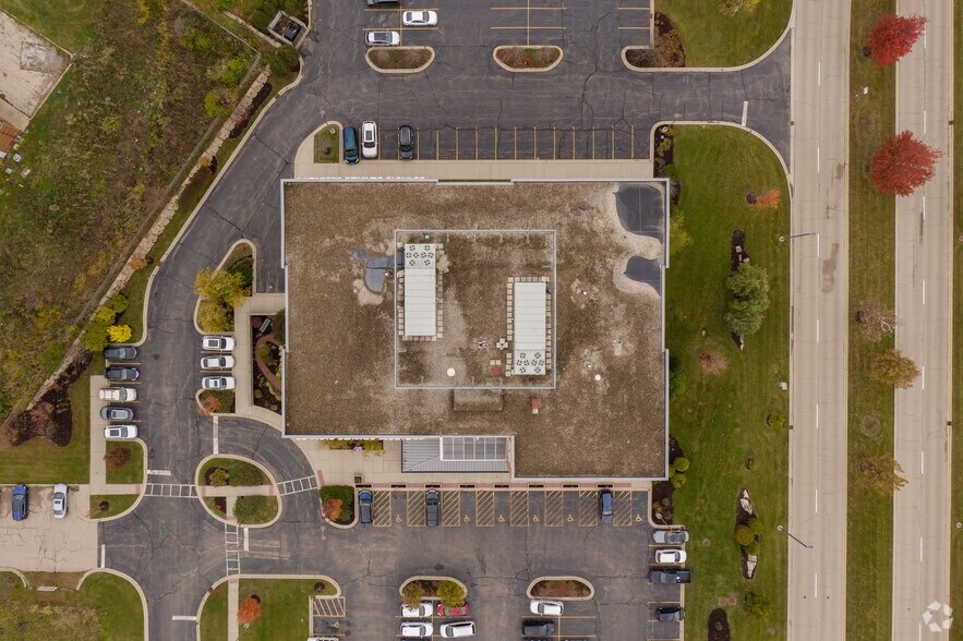 More Photos Of 4885 Hoffman Blvd, Hoffman Estates Office For Sale