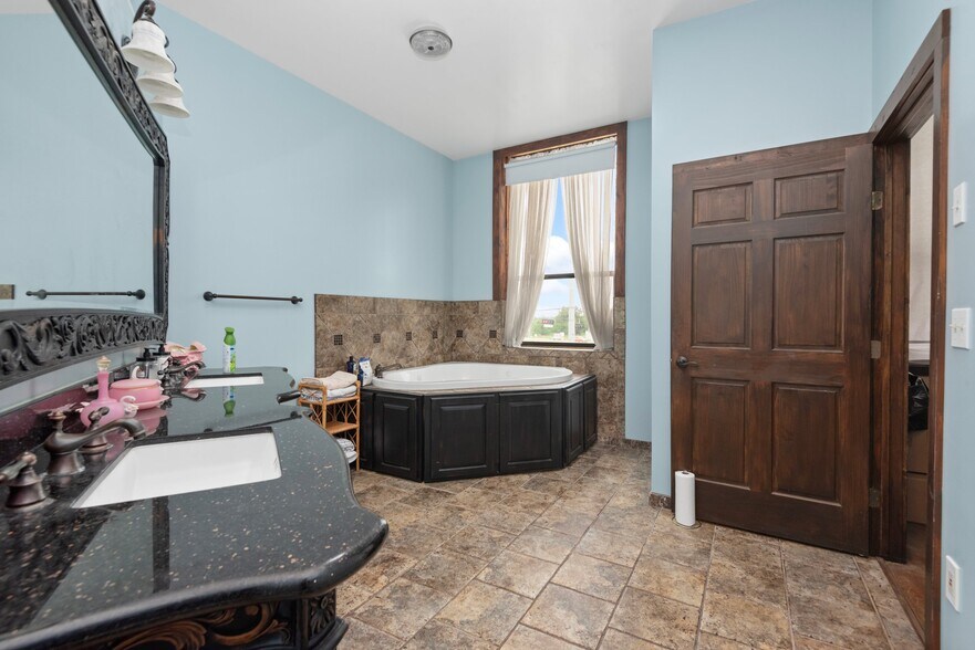 More Photos Of 1941 Spring Cypress Rd, Spring Warehouse For Sale