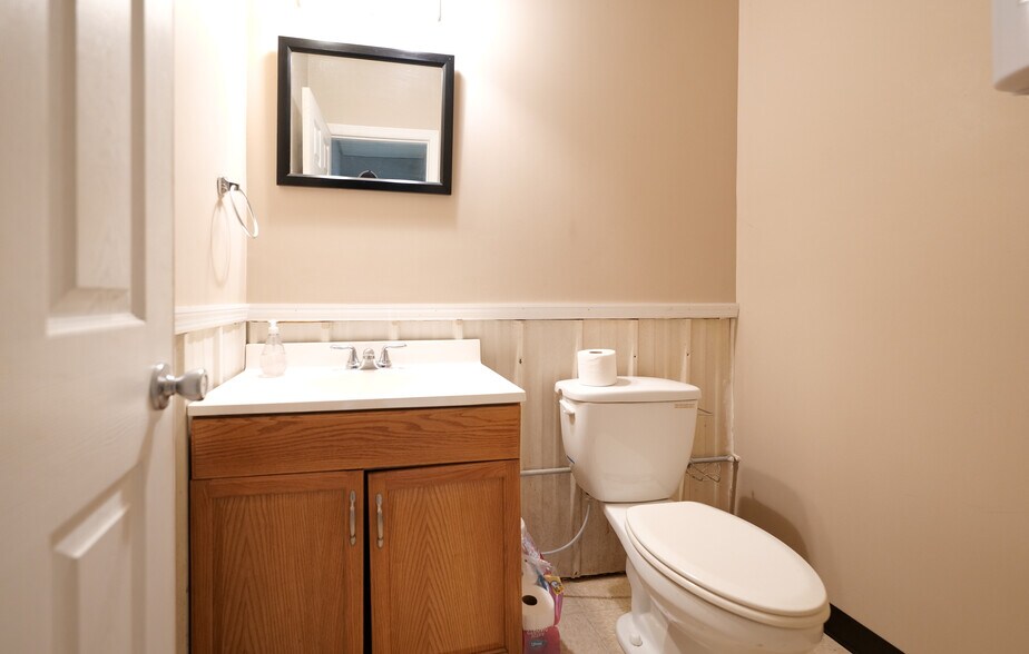 More Photos Of 1730 Daniel Boone Industrial Pky, Truesdale Warehouse For Sale