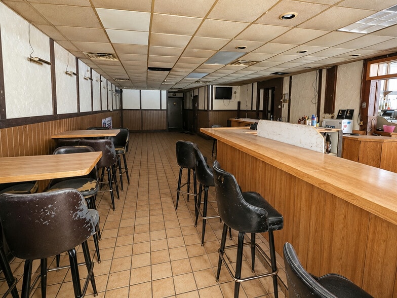 More Photos Of 3356 147th st, Midlothian Restaurant For Sale