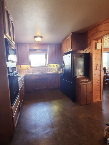More Photos Of 13279 Roadrunner Loop, Red Bluff Airplane Hangar For Sale