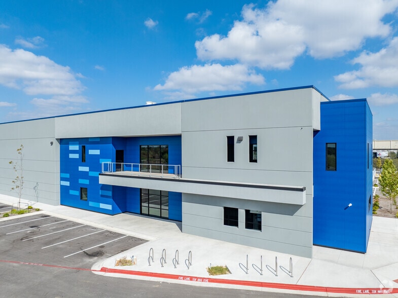 More Photos Of 15508 Impact Way, Pflugerville Warehouse For Lease
