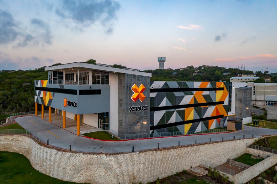 More Photos Of 4229 N FM 620 Hwy, Austin Showroom For Sale