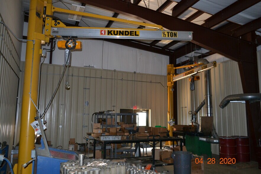 More Photos Of 4612 CR 430, Pleasanton Warehouse For Lease