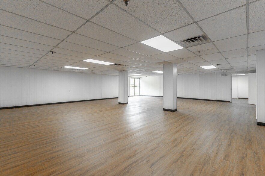 More Photos Of 1318 Underwood St, Dalton Warehouse For Sale