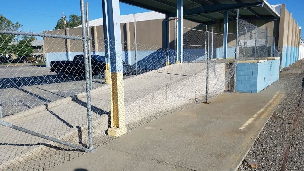 More Photos Of 250 Walsh Ave, Hamilton City Distribution For Sale