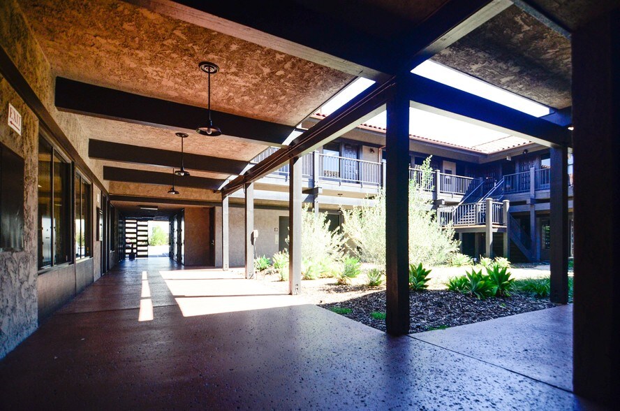 More Photos Of 315 Arden Ave, Glendale Office For Sale