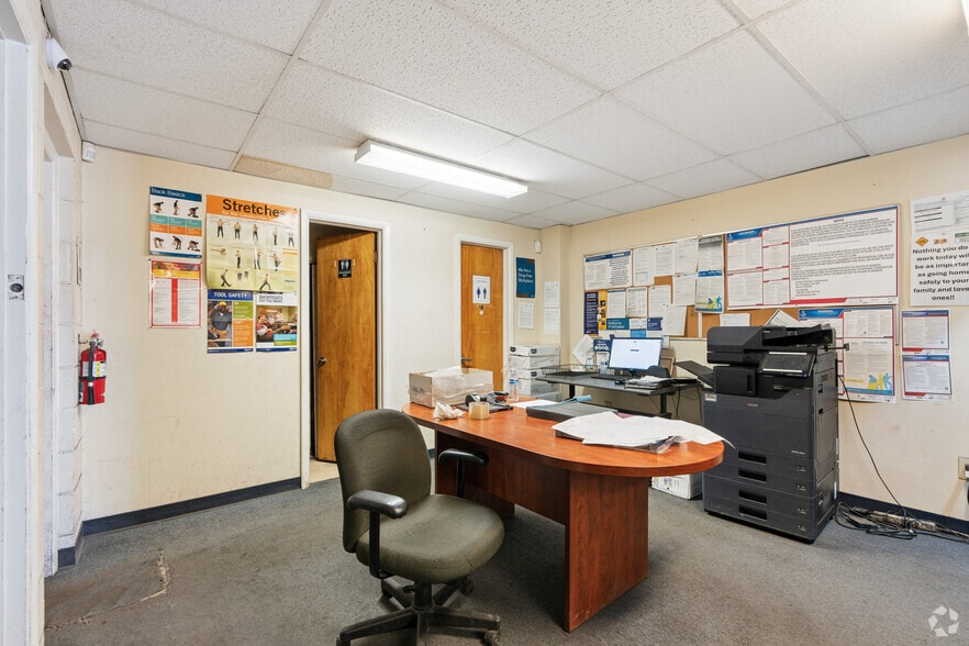 More Photos Of 3755 S Lipan St, Englewood Manufacturing For Sale
