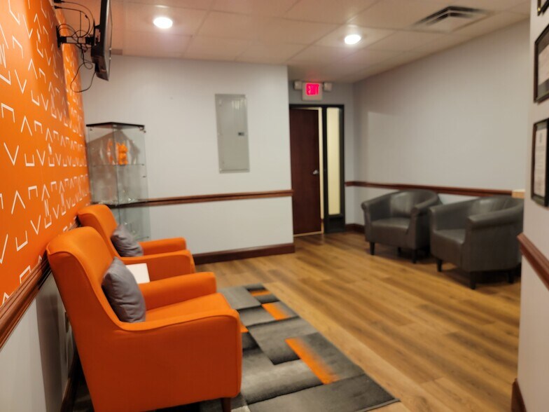 More Photos Of 1225 Woodlawn Ave, Cambridge Office For Lease