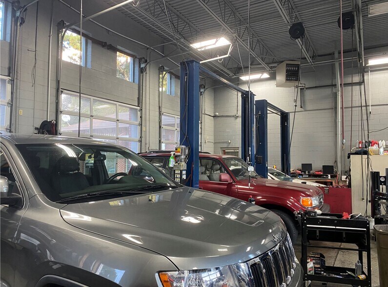 More Photos Of 2195 Briarcliff Rd NE, Atlanta Auto Repair For Sale