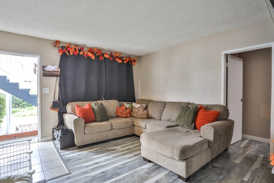 More Photos Of 310 W Mountain View Ave, Glendora Apartments For Sale